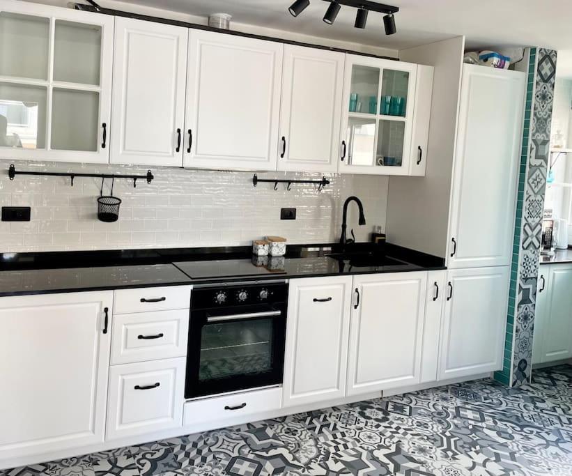 3-Bedroom Apartment With Terrace On Ground Floor Монкофар Экстерьер фото